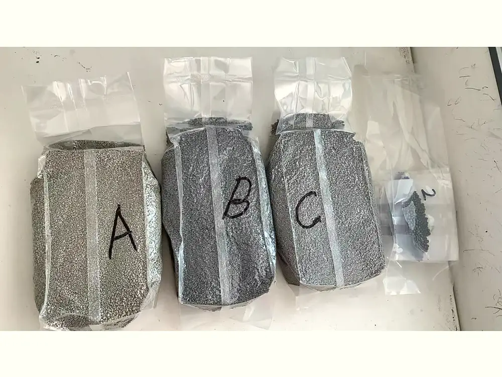 cat litter sample bags prepared for comparing deodorizing formula directions
