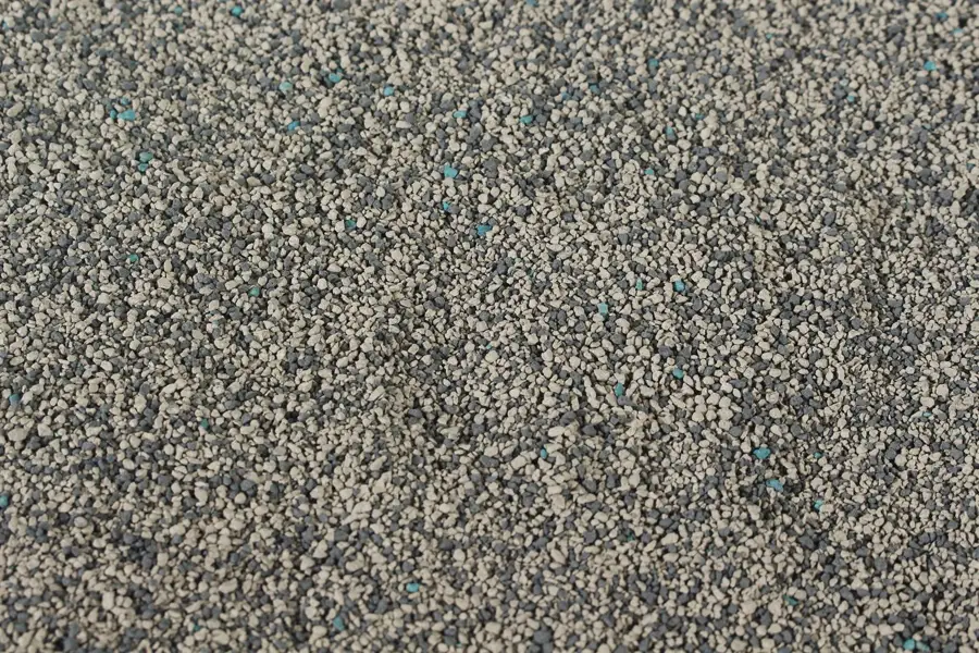Cat Zhengzheng bentonite cat litter with carbon and zeolite mixed particles